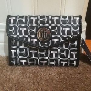Tommy Hillfiger bifold wallet